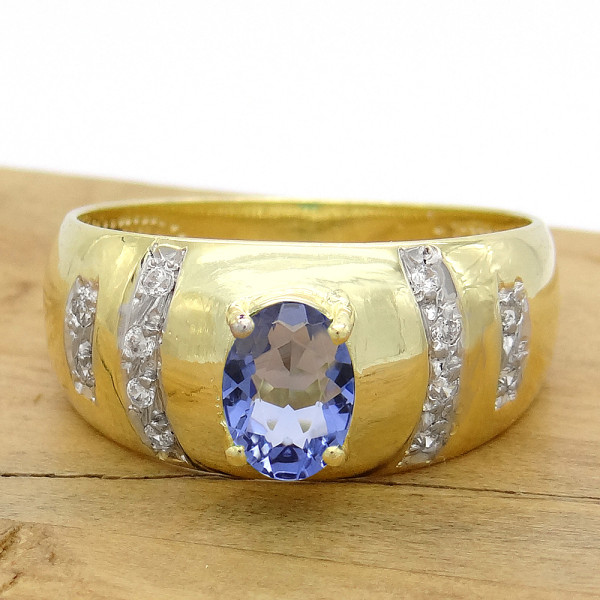 Anel com Tanzanita Natural de 50 Pontos e 12 Diamantes, em Ouro Amarelo 18 Kilates